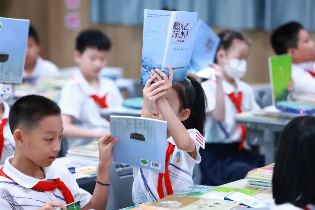 如何在篮球冬令营中加强体能训练?_2